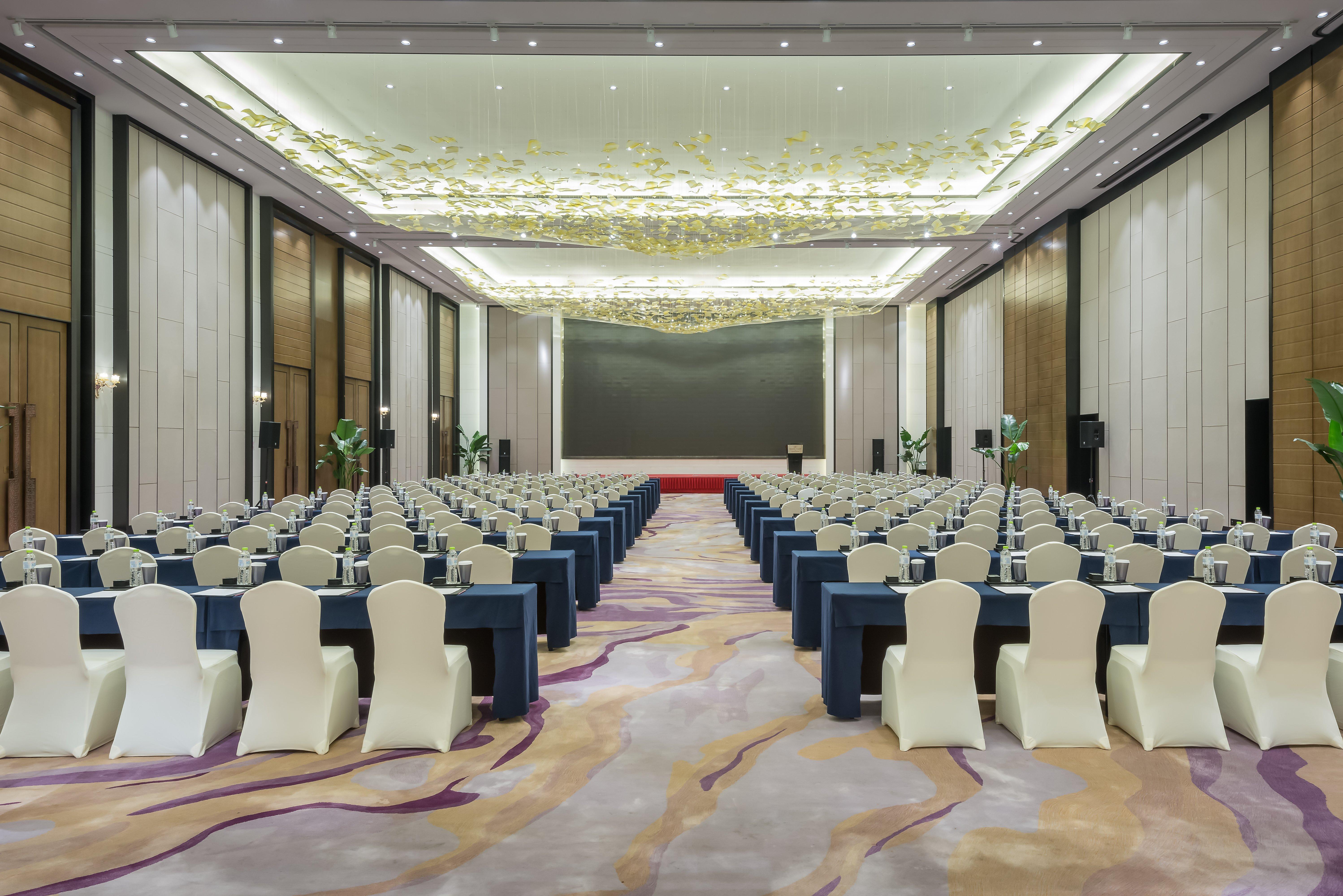 Hotel Crowne Plaza Yibin By Ihg Esterno foto