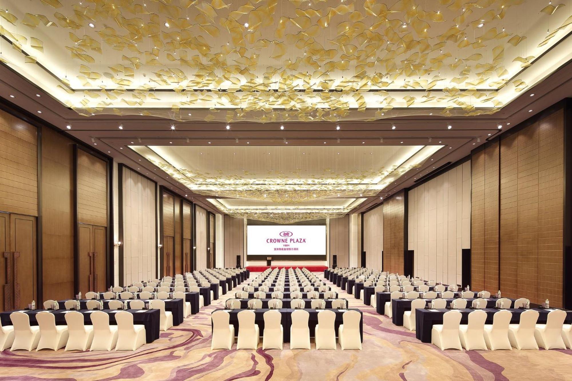 Hotel Crowne Plaza Yibin By Ihg Esterno foto
