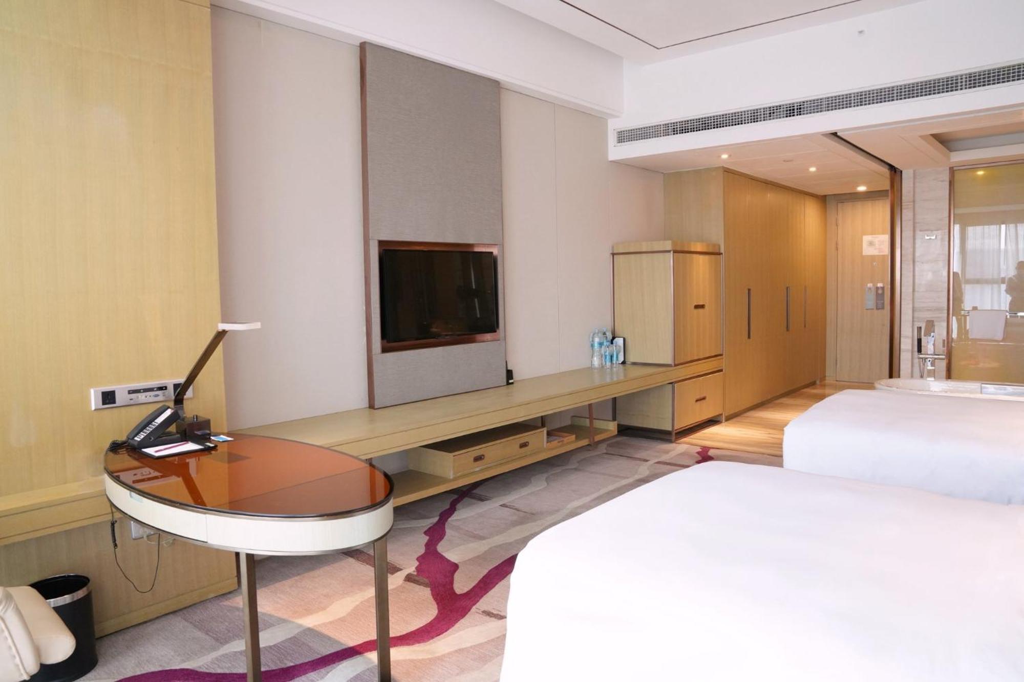 Hotel Crowne Plaza Yibin By Ihg Esterno foto