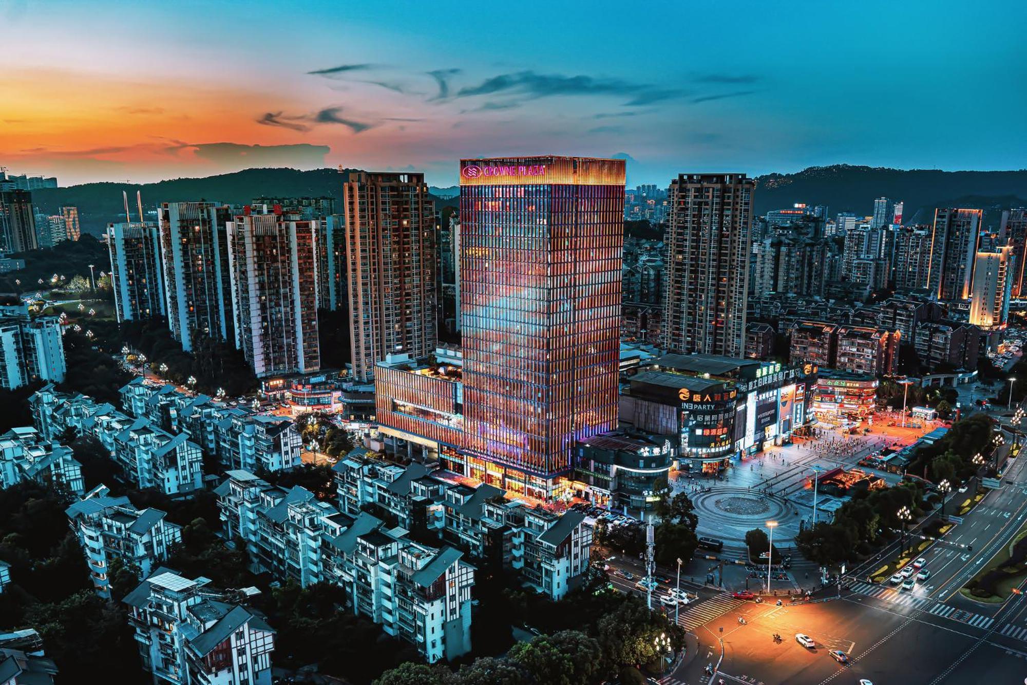 Hotel Crowne Plaza Yibin By Ihg Esterno foto