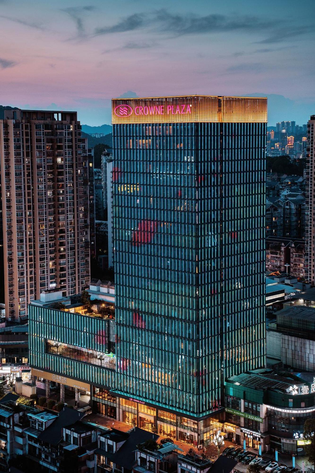 Hotel Crowne Plaza Yibin By Ihg Esterno foto
